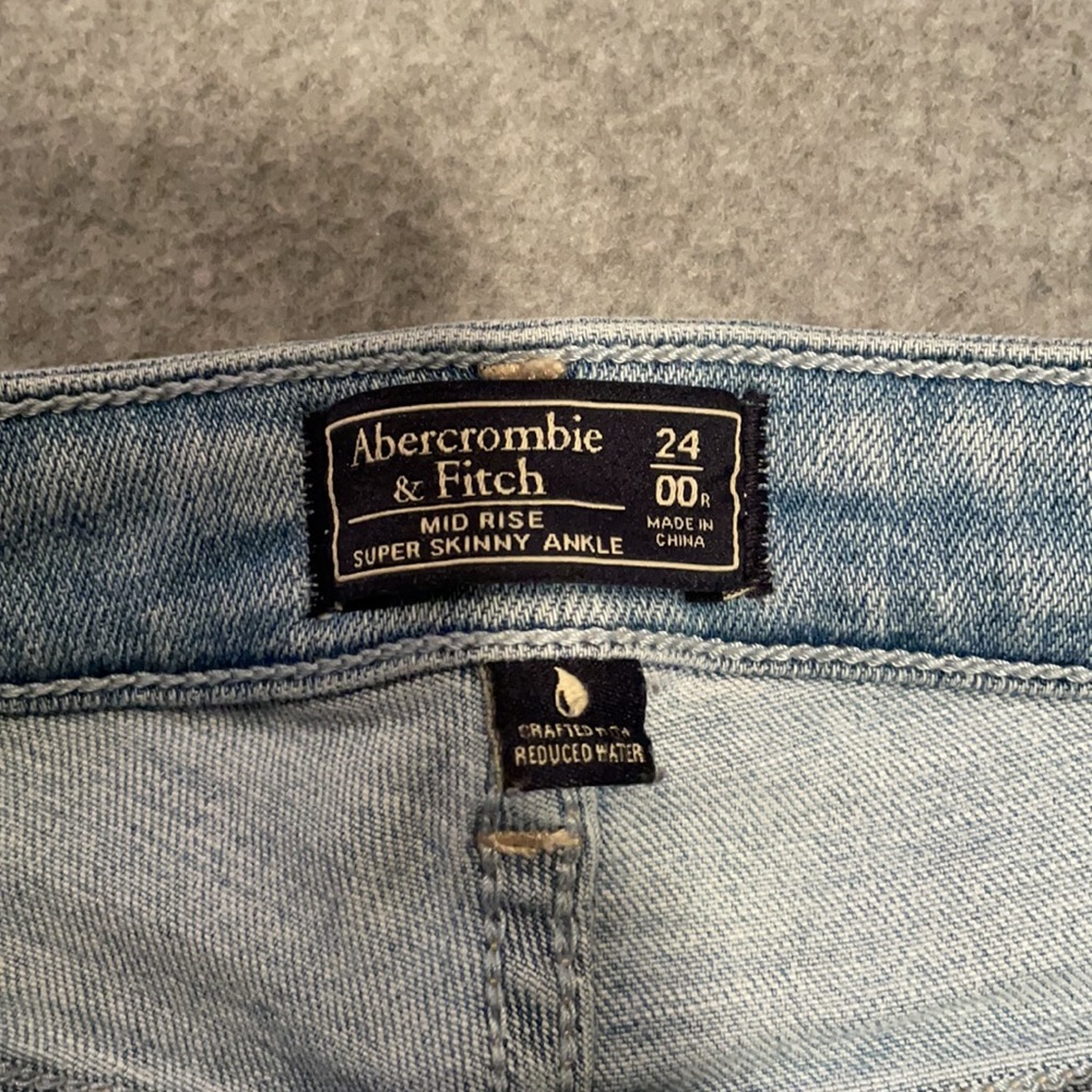 A&F jeans - Picture 2 of 3